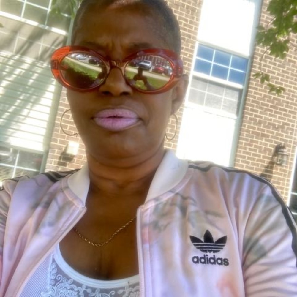Meet your Posher, Brenda